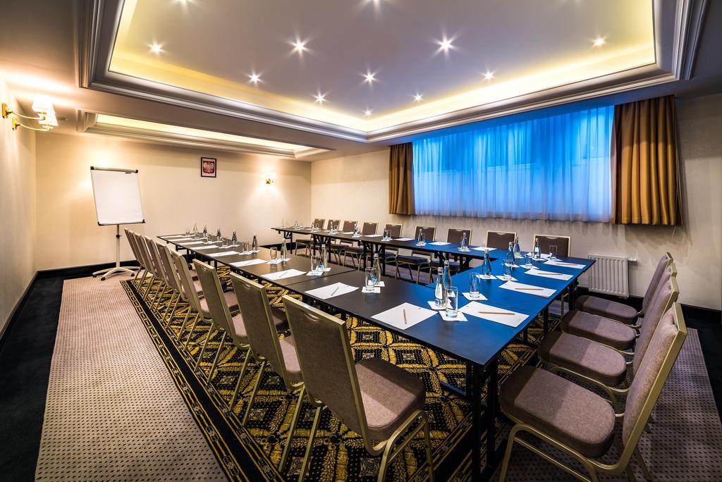 Hotel Dana Business & Conference 슈체친 외부 사진