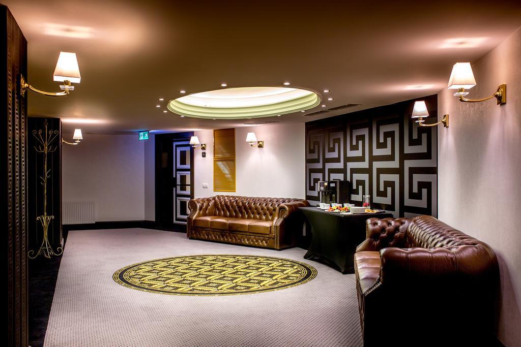 Hotel Dana Business & Conference 슈체친 외부 사진