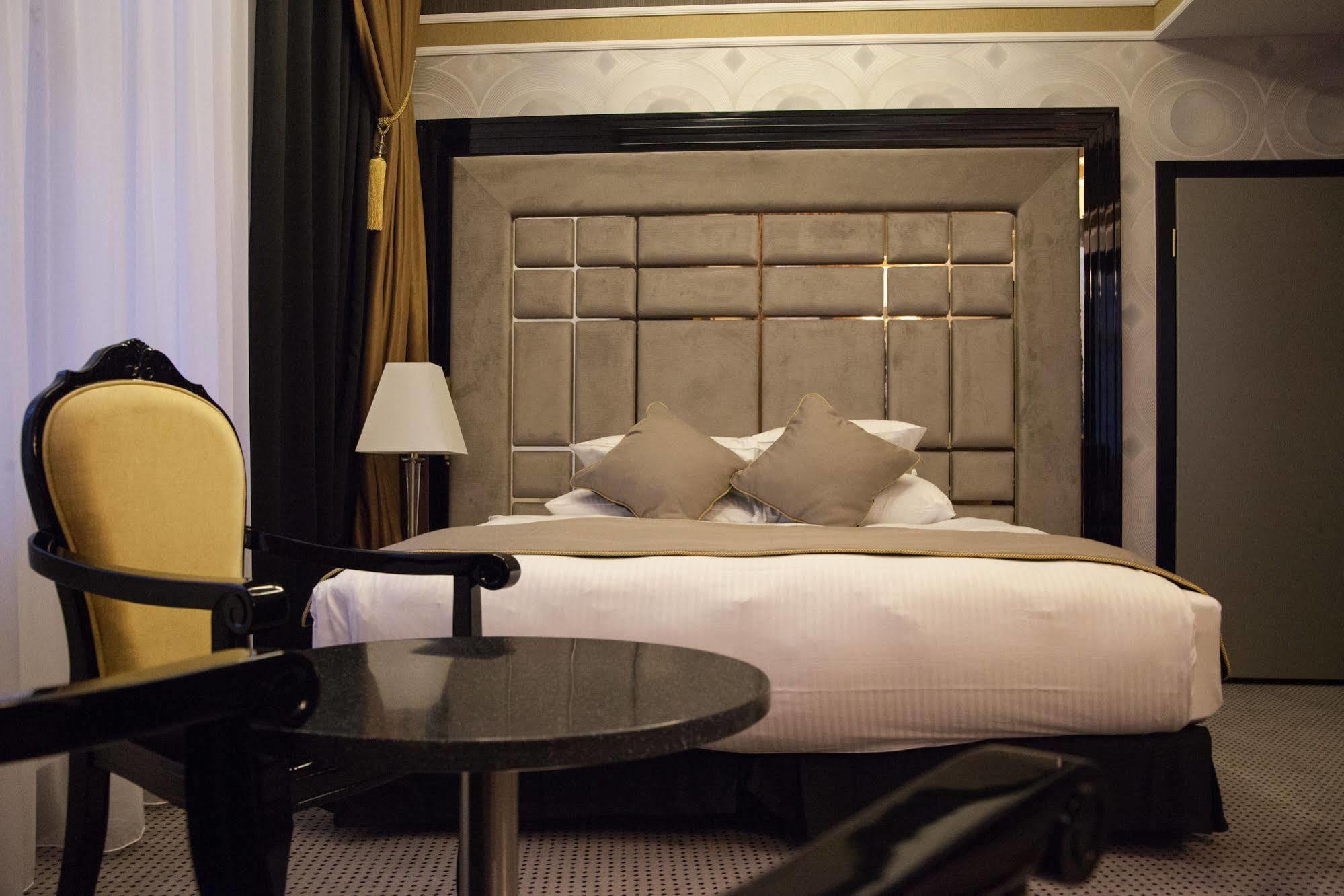 Hotel Dana Business & Conference 슈체친 외부 사진